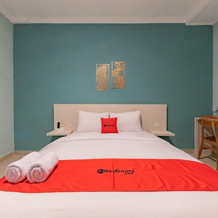 Reddoorz Plus Near Surapati Core باندونج المظهر الخارجي الصورة