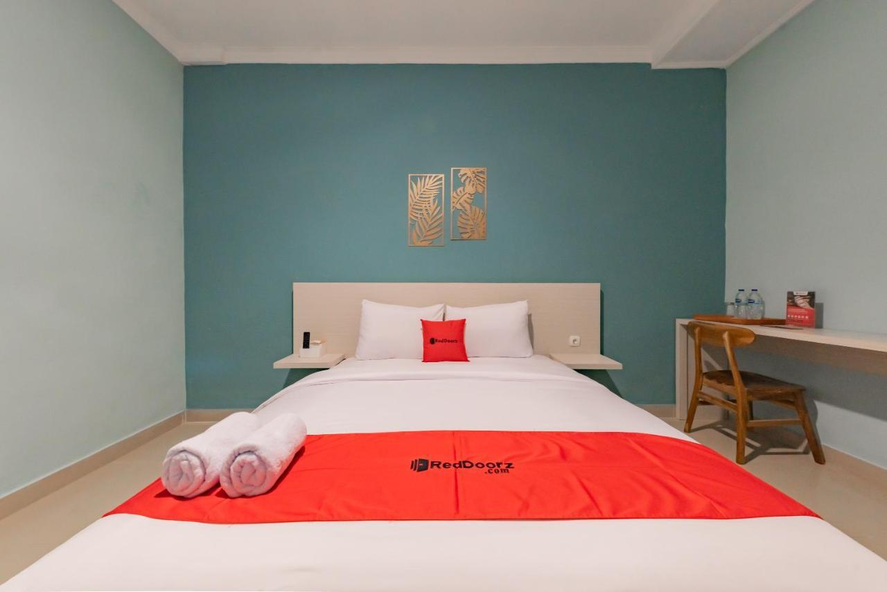 Reddoorz Plus Near Surapati Core باندونج المظهر الخارجي الصورة