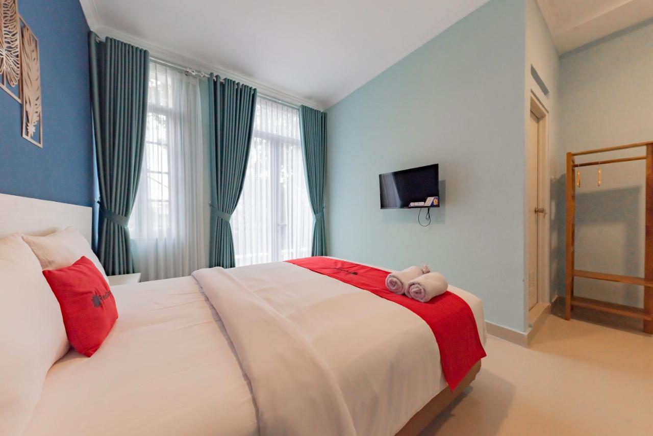 Reddoorz Plus Near Surapati Core باندونج المظهر الخارجي الصورة