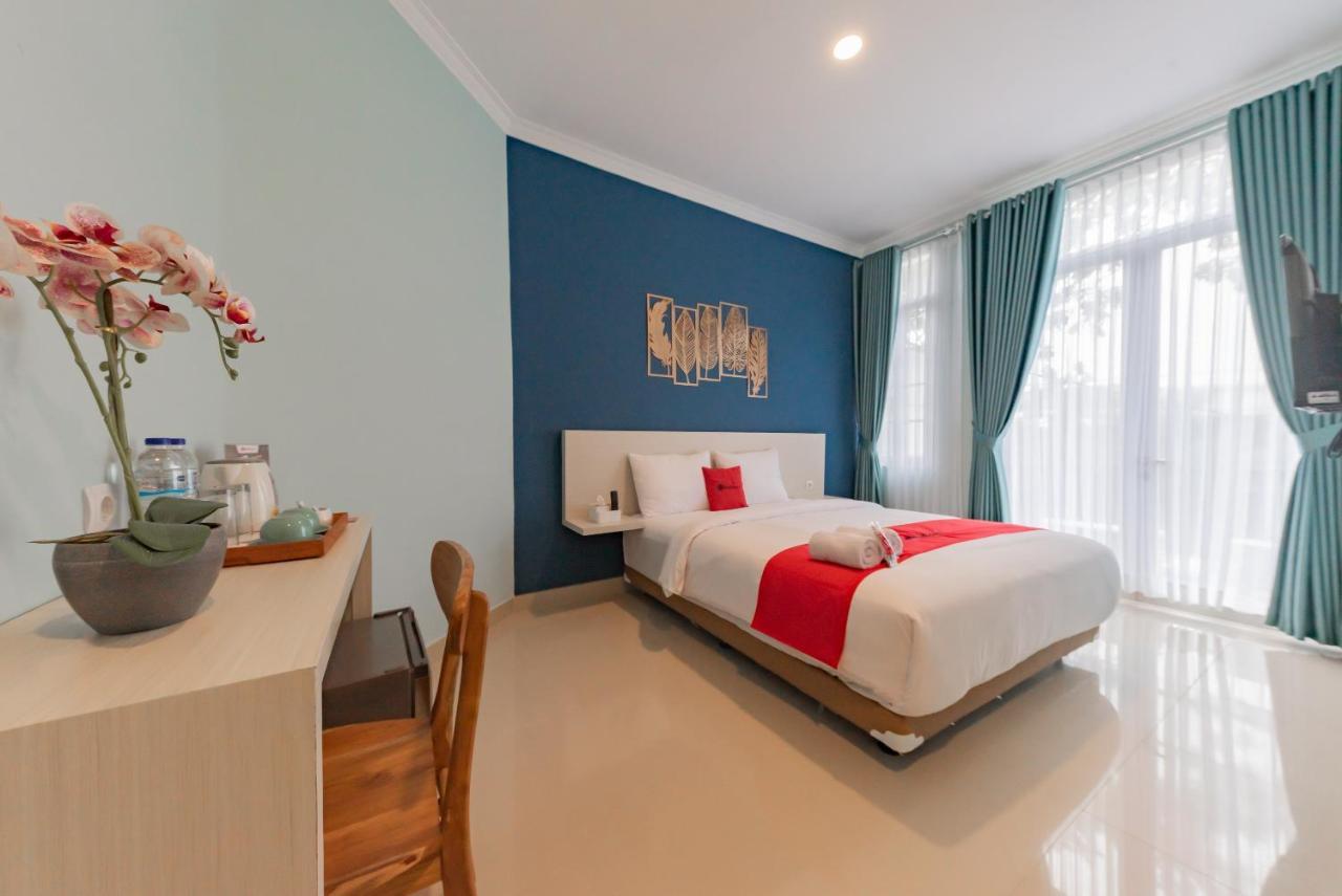 Reddoorz Plus Near Surapati Core باندونج المظهر الخارجي الصورة