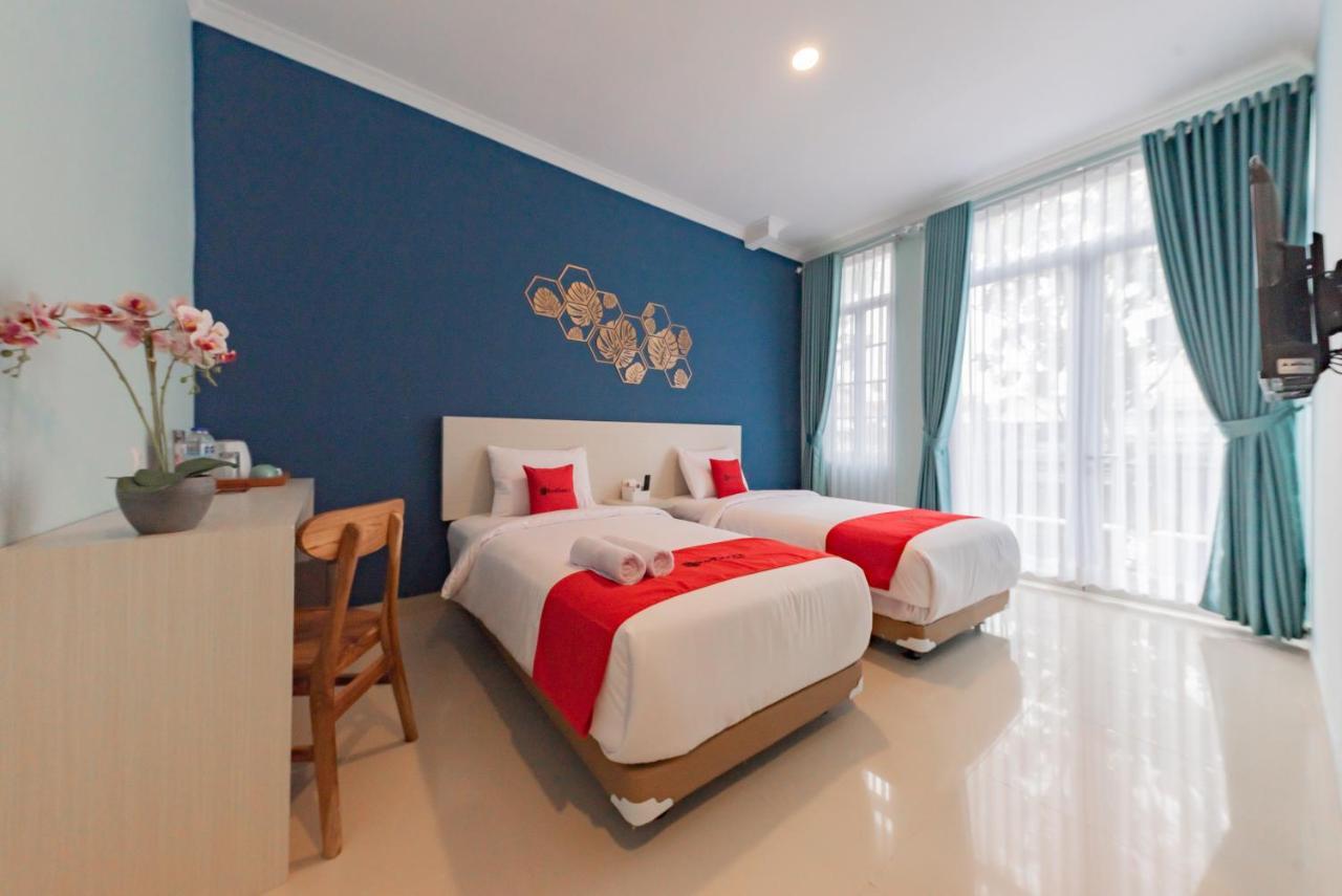 Reddoorz Plus Near Surapati Core باندونج المظهر الخارجي الصورة