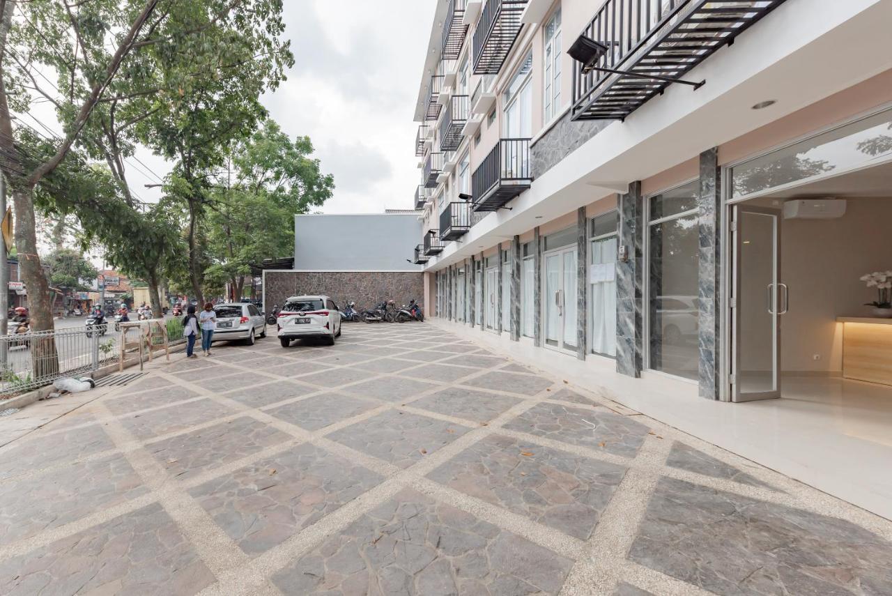 Reddoorz Plus Near Surapati Core باندونج المظهر الخارجي الصورة