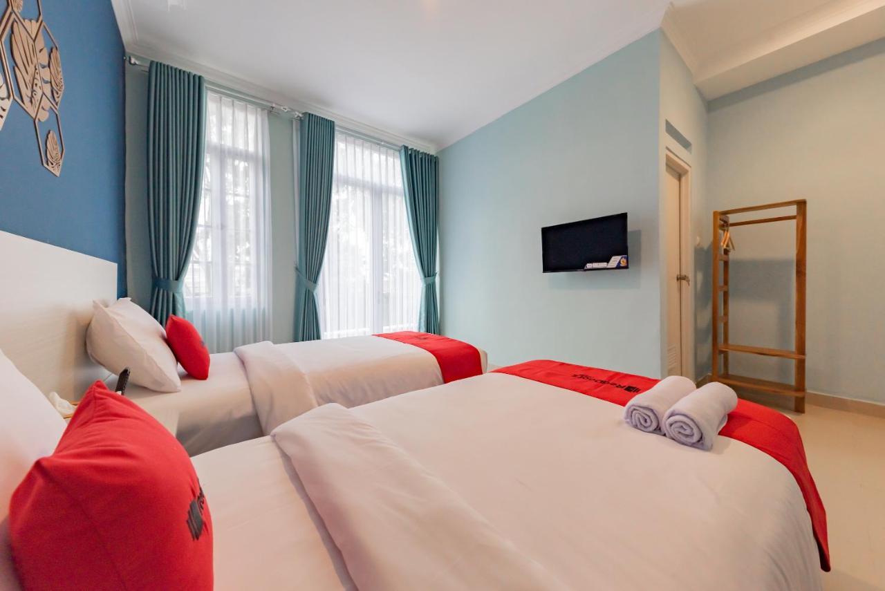 Reddoorz Plus Near Surapati Core باندونج المظهر الخارجي الصورة